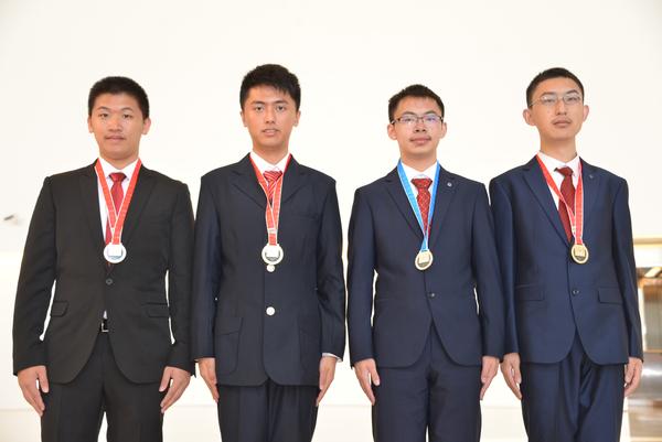 中国队四位选手 中国队四位选手